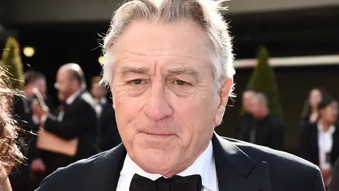 Robert De Niro ALFOMBRA ROJA EMMYS 2017