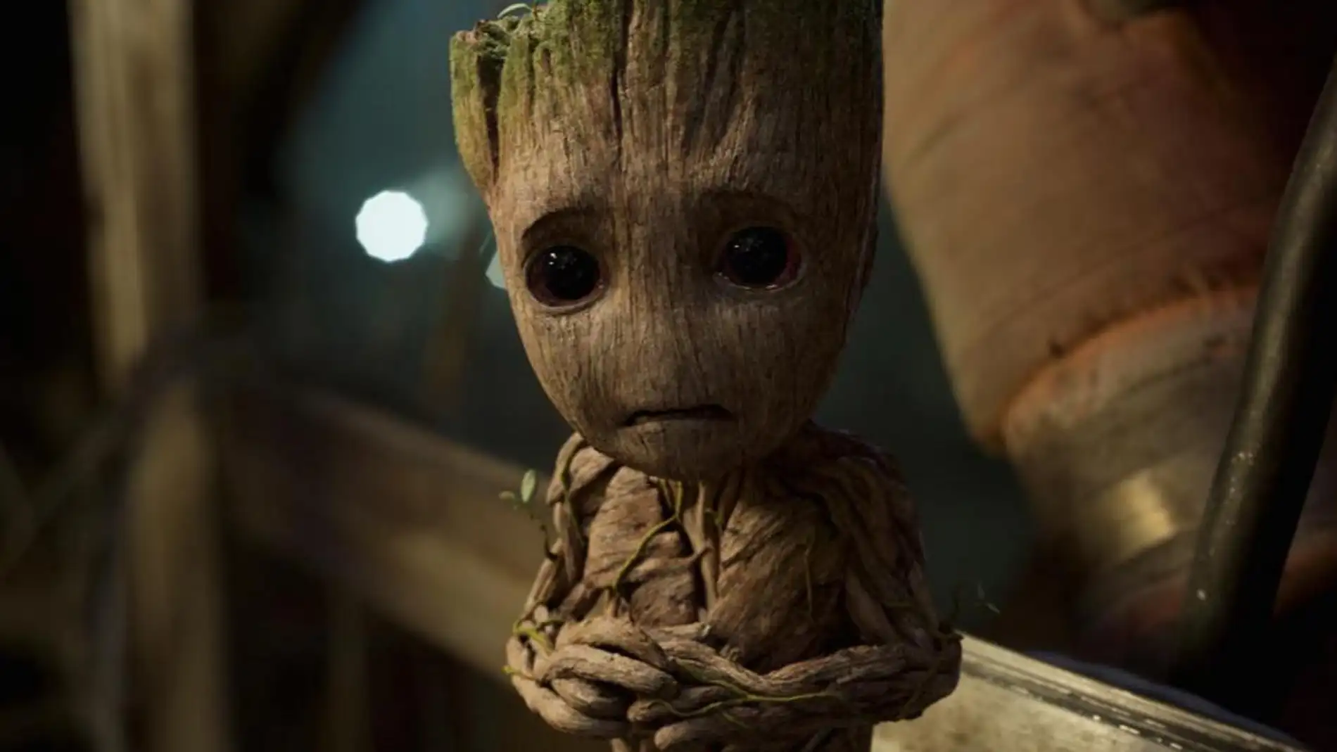 Baby Groot triste
