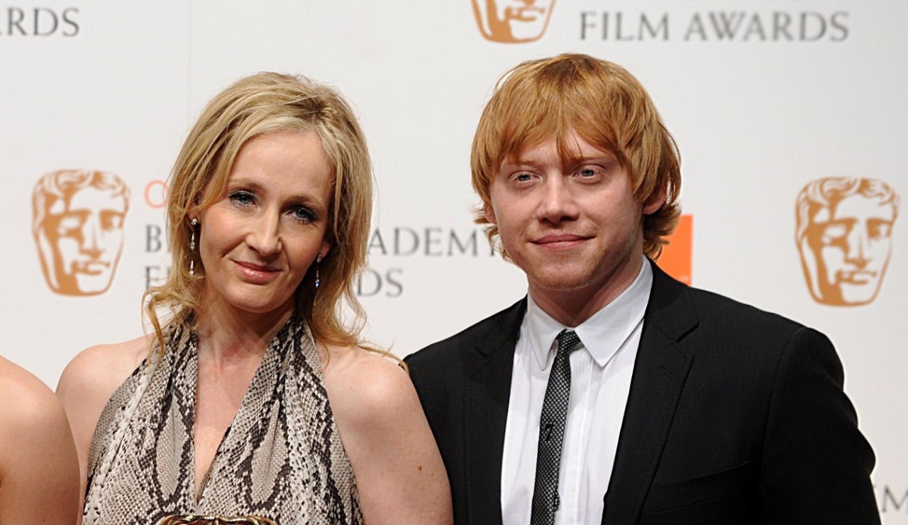 J.K. Rowling y Ron Weasley (Rupert Grint)