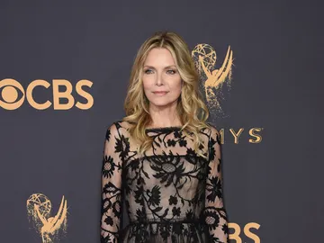 Michelle Pfeiffer en los premios Emmy 2017. Michelle Pfeiffer en los premios Emmy 2017.