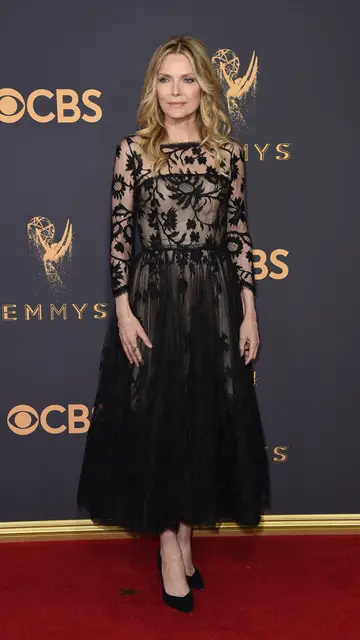 Michelle Pfeiffer en los premios Emmy 2017. Michelle Pfeiffer en los premios Emmy 2017
