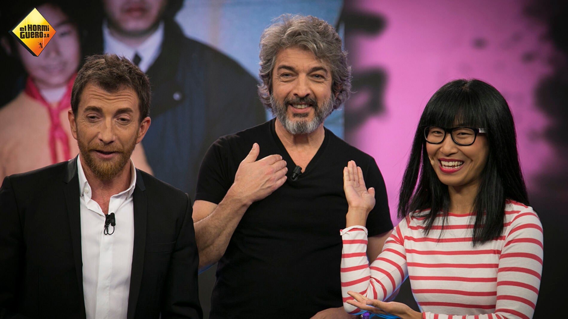 Yibing inventa la forma perfecta para lavarse el pelo en pocos segundos