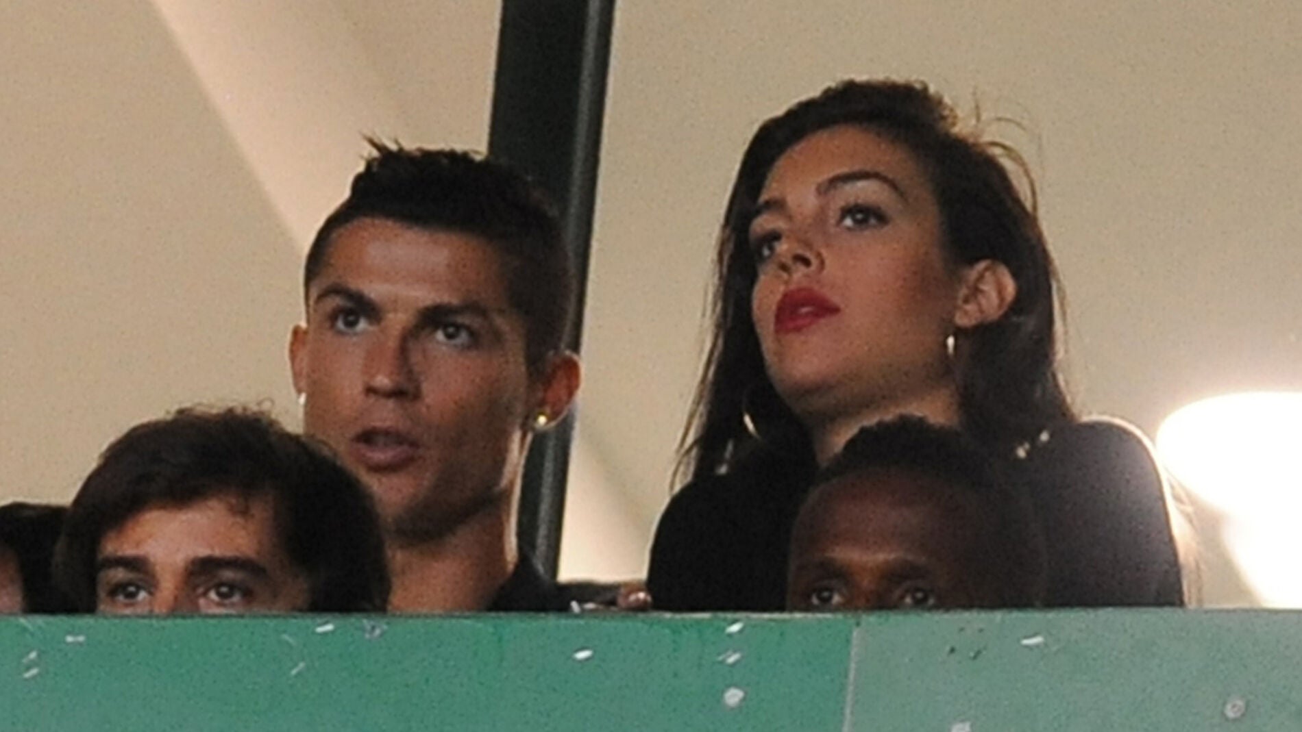 Cristiano Ronaldo y Georgina Rodríguez durante el partido 