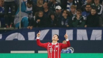 James celebra su primer gol en Bundesliga