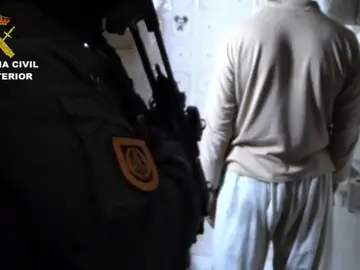 La Guardia Civil arresta a un pakistaní en Lleida por su presunta relación con el yihadismo La Guardia Civil arresta a un pakistaní en Lleida por su presunta relación con el yihadismo