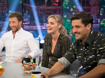 Álex García y Amaia Salamanca, expectantes ante el estreno de 'Tiempos de guerra' en 'El Hormiguero 3.0'