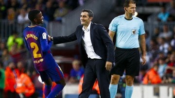 Valverde felicita a Semedo durante el Barcelona - Eibar