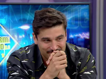 Álex García se emociona al escuchar el testimonio de un superviviente de la Guerra de África en 'El Hormiguero 3.0' Álex García se emociona al escuchar el testimonio de un superviviente de la Guerra de África en 'El Hormiguero 3.0'