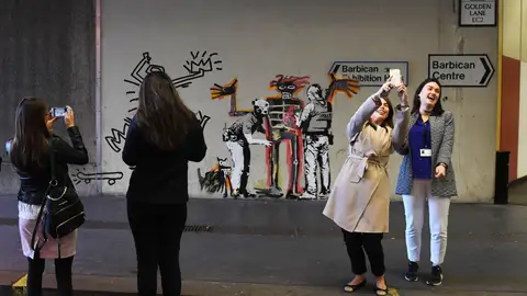 Nuevo mural de Banksy en Londres Nuevo mural de Banksy en Londres