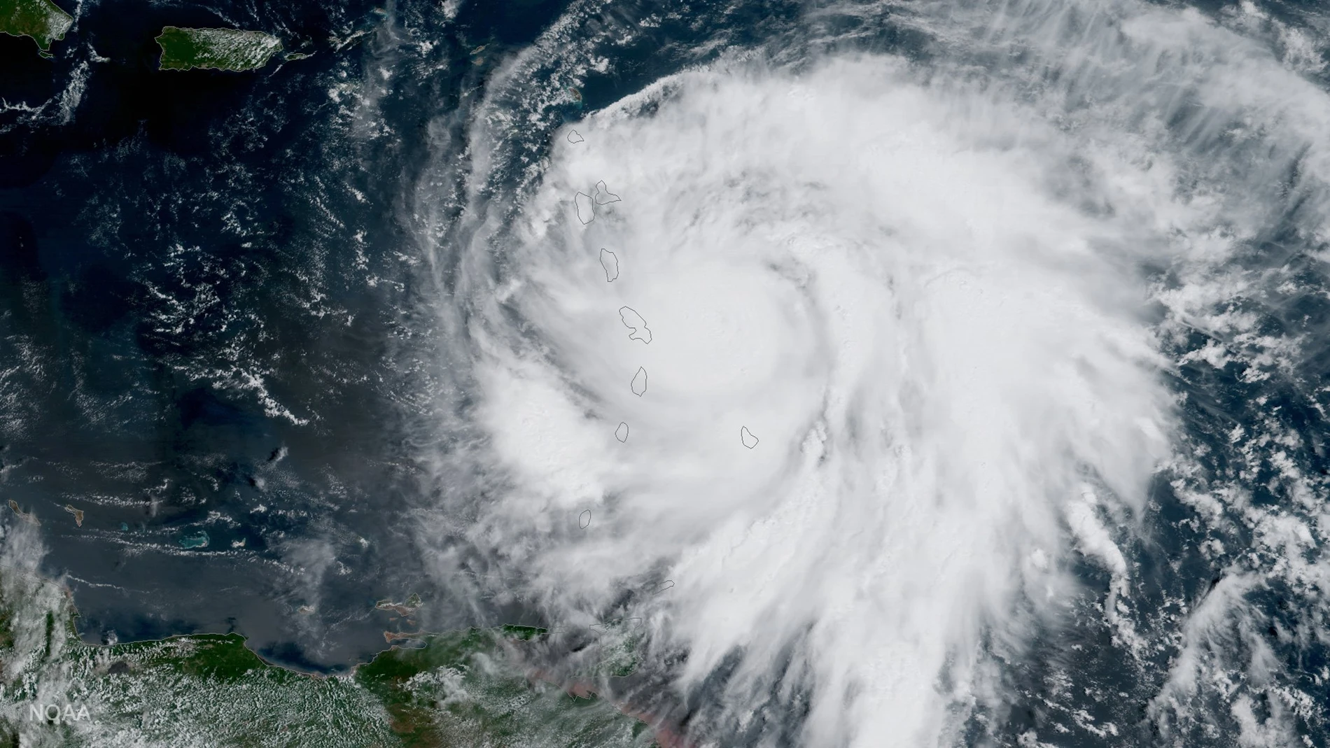 Una imagen capturada por el satélite GOES-16 de NOAA del huracán 'María' Una imagen capturada por el satélite GOES-16 de NOAA del huracán 'María'