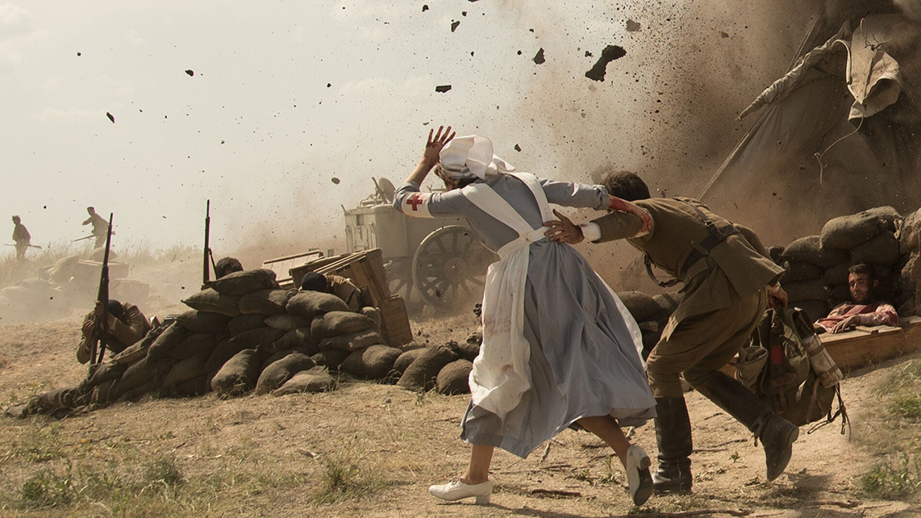 Fidel y Ver&oacute;nica intentan salvar vidas en plena Batalla de Annual