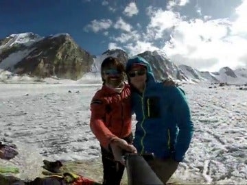 Dos alpinistas canarios han logrado coronar una cima del Himalaya indio.