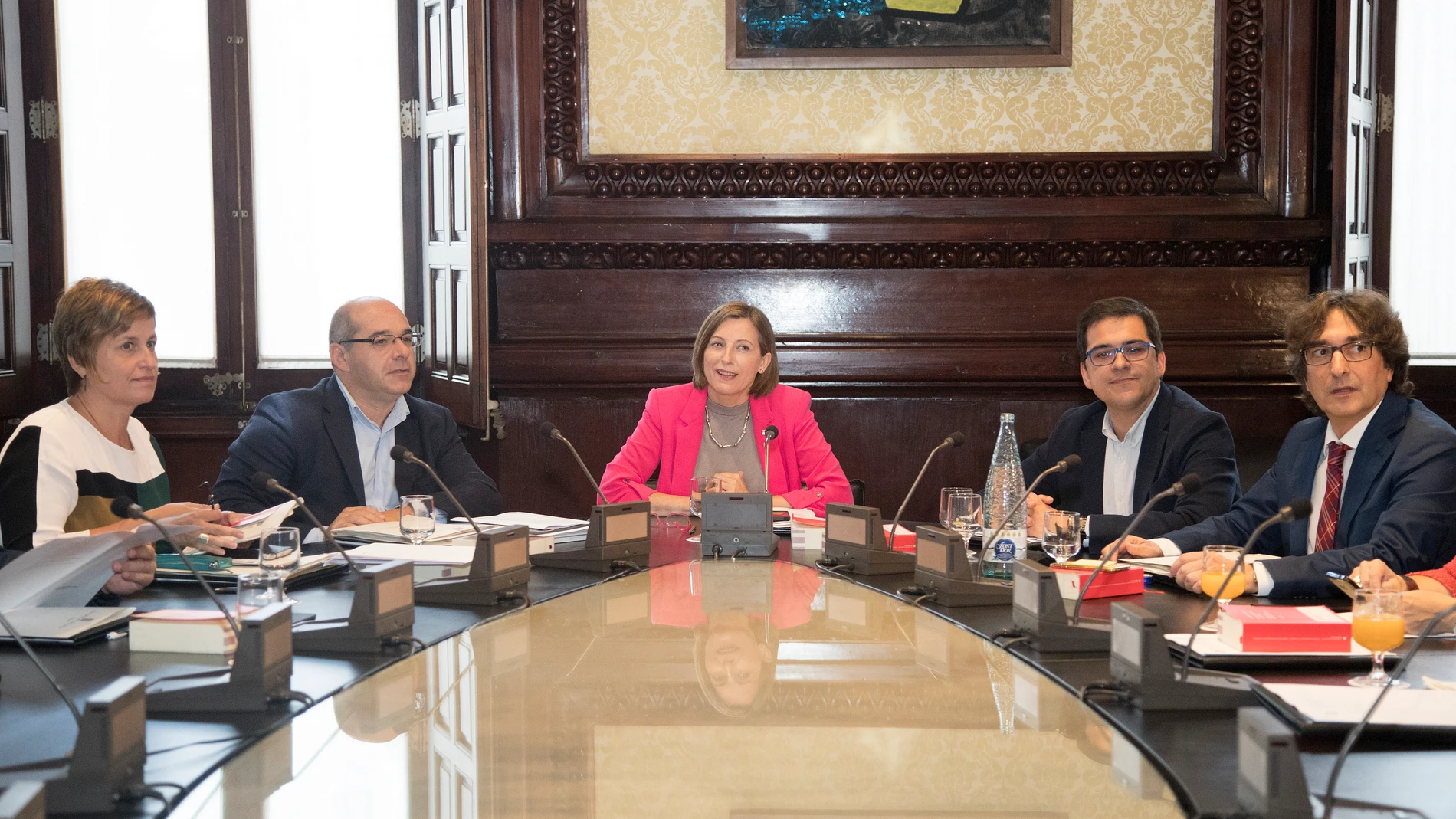 La presidenta del Parlament de Cataluña, Carme Forcadell, preside la Mesa del Parlament La presidenta del Parlament de Cataluña, Carme Forcadell, preside la Mesa del Parlament