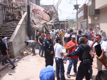 Caos en México tras el derrumbe de varios edificios por el terremoto Caos en México tras el derrumbe de varios edificios por el terremoto