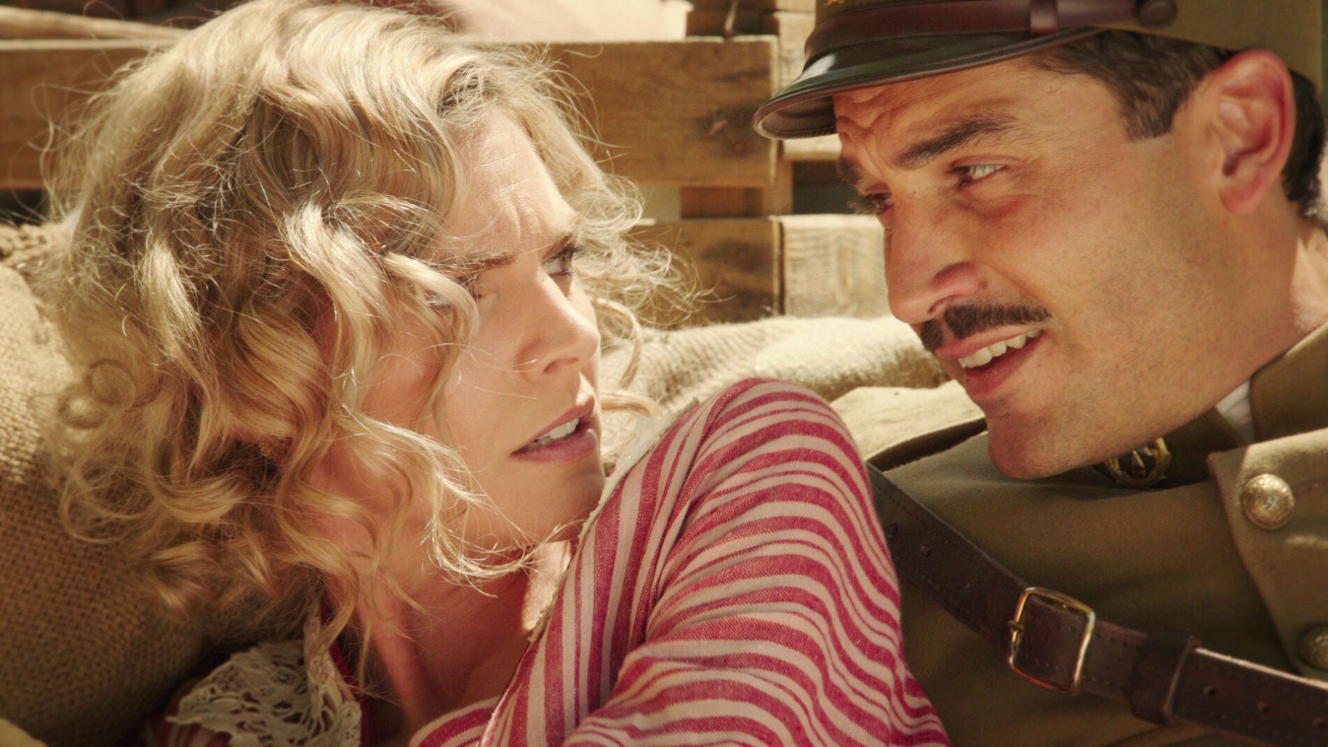 Fidel pone a salvo a Julia, sus miradas se cruzan por primera vez