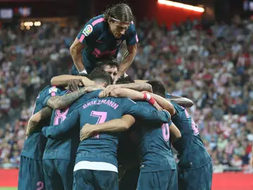 El Atlético de Madrid celebra en grupo un gol en San Mamés El Atlético de Madrid celebra en grupo un gol en San Mamés