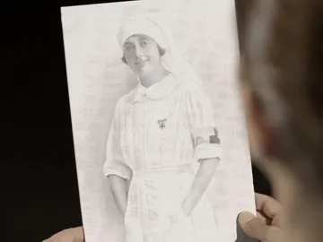 Alicia Borrachero frente a Carmen Angoloti Alicia Borrachero frente a Carmen Angoloti