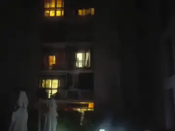 Una sonora 'cacerolada' se oye en Barcelona contra los registros de la Guardia Civil Una sonora 'cacerolada' se oye en Barcelona contra los registros de la Guardia Civil