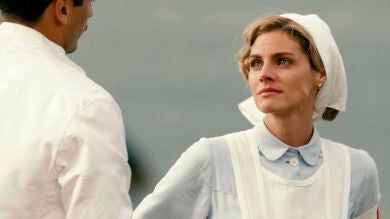 Julia se acerca a Fidel: 