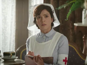 Pilar se reencuentra con el hombre que la plantó en el altar Pilar se reencuentra con el hombre que la plantó en el altar