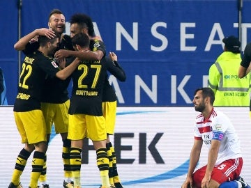 El Borussia Dortmund celebra la victoria en grupo