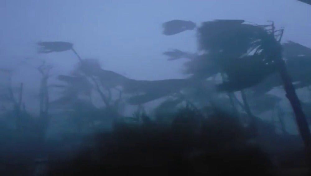El huracán María toca tierra en el sureste de Puerto Rico