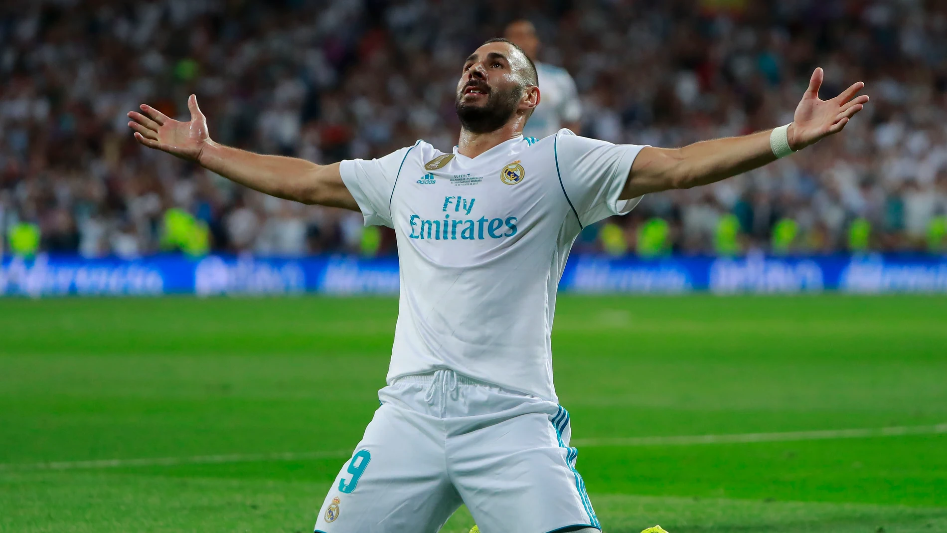 Karim Benzema celebrando un gol Karim Benzema celebrando un gol