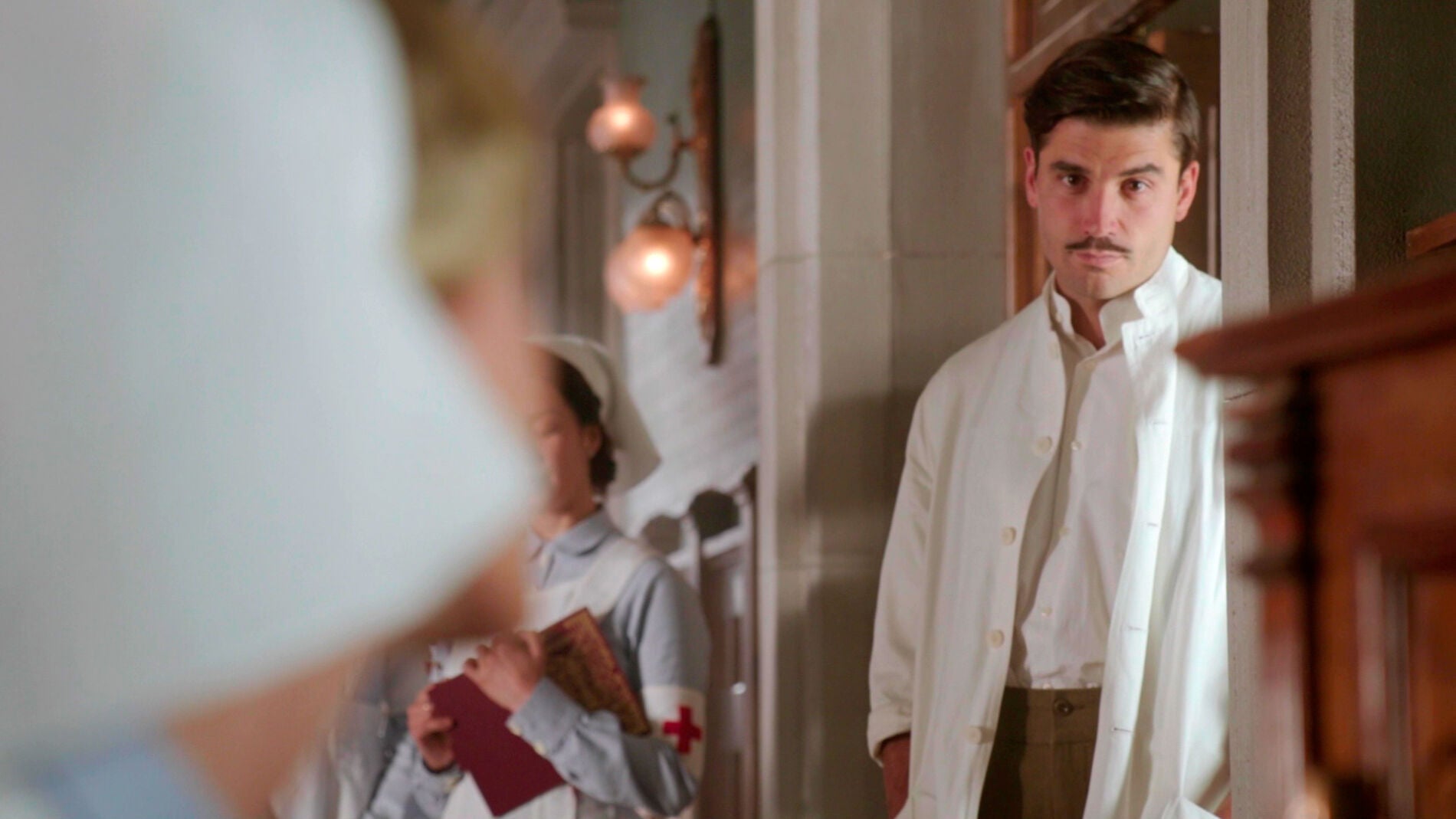 Fidel, encandilado de Julia tocando el piano