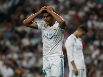 Casemiro se lleva las manos a la cabeza ante el Betis Casemiro se lleva las manos a la cabeza ante el Betis