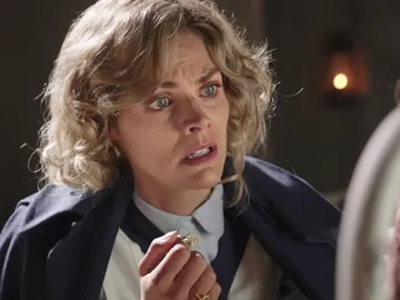 Julia en shock tras la certeza de que Andrés está muerto Julia en shock tras la certeza de que Andrés está muerto