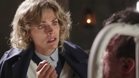 Julia en shock tras la certeza de que Andrés está muerto Julia en shock tras la certeza de que Andrés está muerto