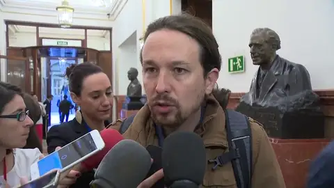 Iglesias critica a Rajoy: "No está capacitado para una responsabilidad tan importante como la que tiene" Iglesias critica a Rajoy: "No está capacitado para una responsabilidad tan importante como la que tiene"