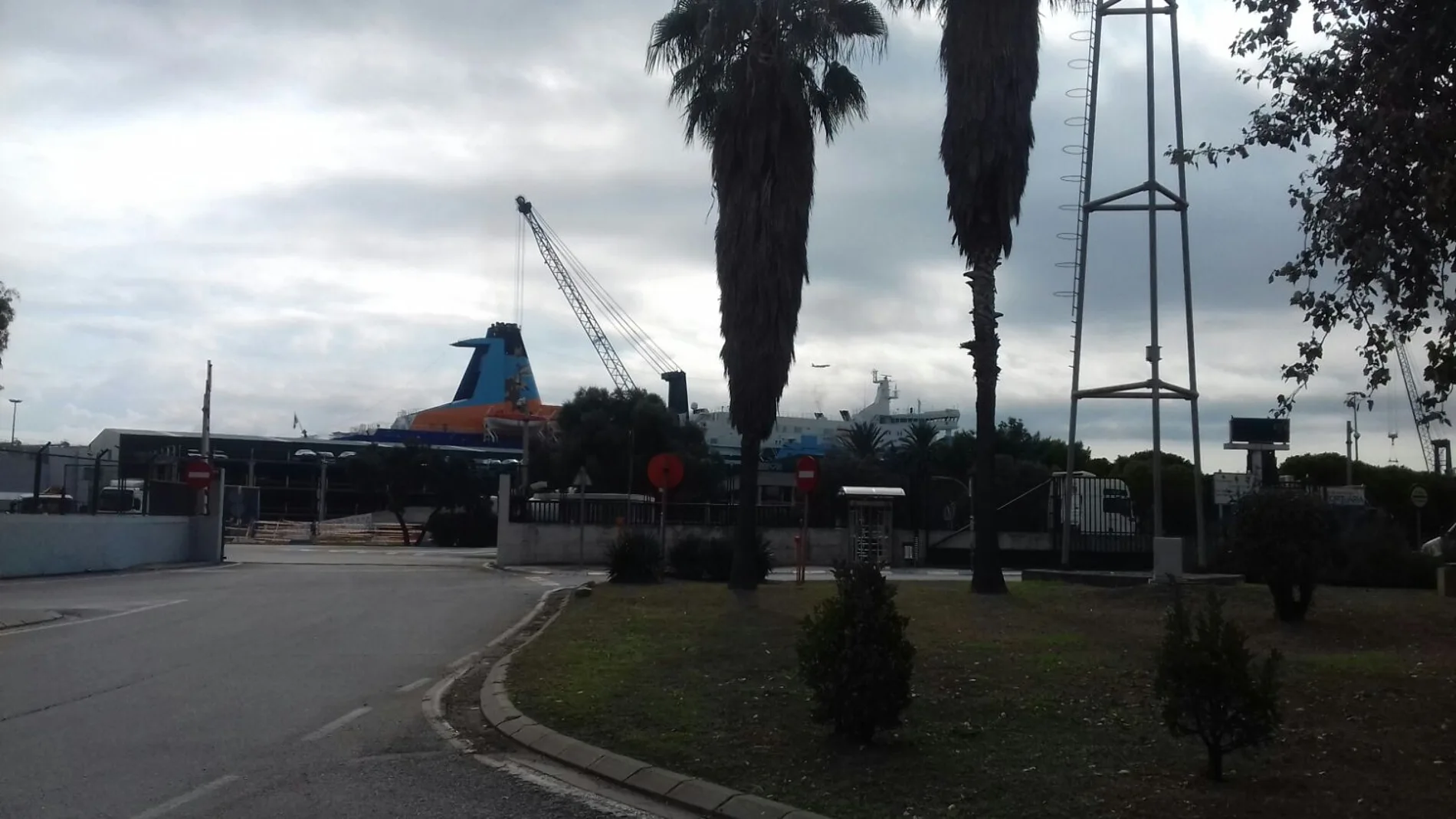 Uno de los barcos que alojarán a la Policía en Barcelona Uno de los barcos que alojarán a la Policía en Barcelona