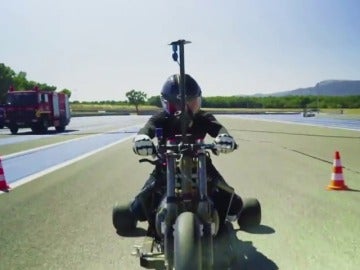 Un triciclo que funciona con agua a presión bate récord de velocidad