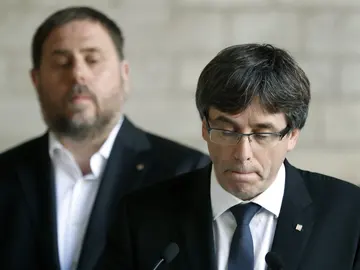 Oriol Junqueras, vicepresident de la Generalitat, y Carles Puigdemont, president de la Generalitat Oriol Junqueras, vicepresident de la Generalitat, y Carles Puigdemont, president de la Generalitat