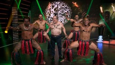 Los colaboradores de 'El Chiringuito', Arévalo y Alberto Chicote se atreven con 'Hipnotízame'