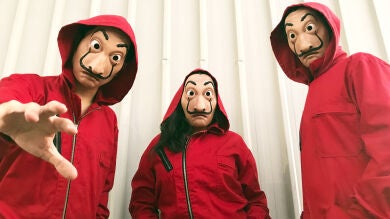 Intentan robar un cajero en Chile disfrazados de 'La casa de papel'