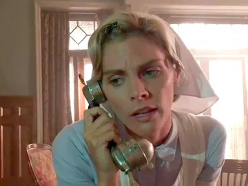 Amaia Salamanca homenajea a Gila en el rodaje de 'Tiempos de guerra': "¿Está el enemigo?" Amaia Salamanca homenajea a Gila en el rodaje de 'Tiempos de guerra': "¿Está el enemigo?"