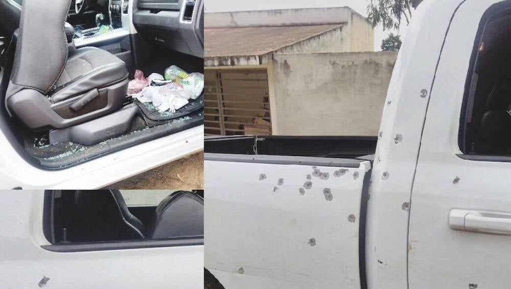 Imagen de uno de los vehículos del grupo de voluntarios asaltado en México