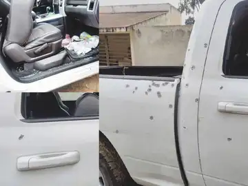 Imagen de uno de los vehículos del grupo de voluntarios asaltado en México Imagen de uno de los vehículos del grupo de voluntarios asaltado en México