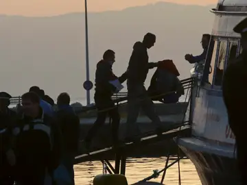 Inmigrantes recatados por una patrullera de Frontex Inmigrantes recatados por una patrullera de Frontex