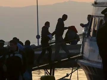 Inmigrantes recatados por una patrullera de Frontex Inmigrantes recatados por una patrullera de Frontex