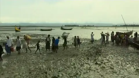 Más de 60 desaparecidos en naufragio de barco con rohinyás Más de 60 desaparecidos en naufragio de barco con rohinyás