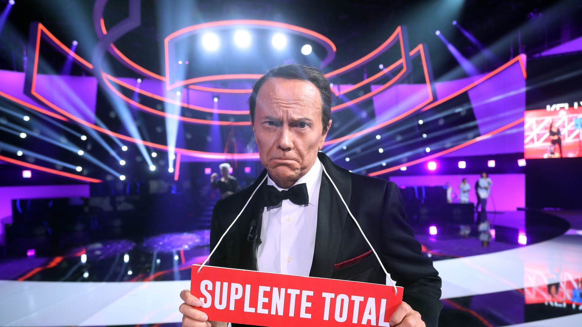 &Agrave;ngel Ll&agrave;cer corona a Santiago Segura como el 'Suplente Total'