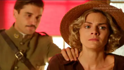Fidel se acerca a Julia: "Tiene usted coraje Julia" Fidel se acerca a Julia: "Tiene usted coraje Julia"