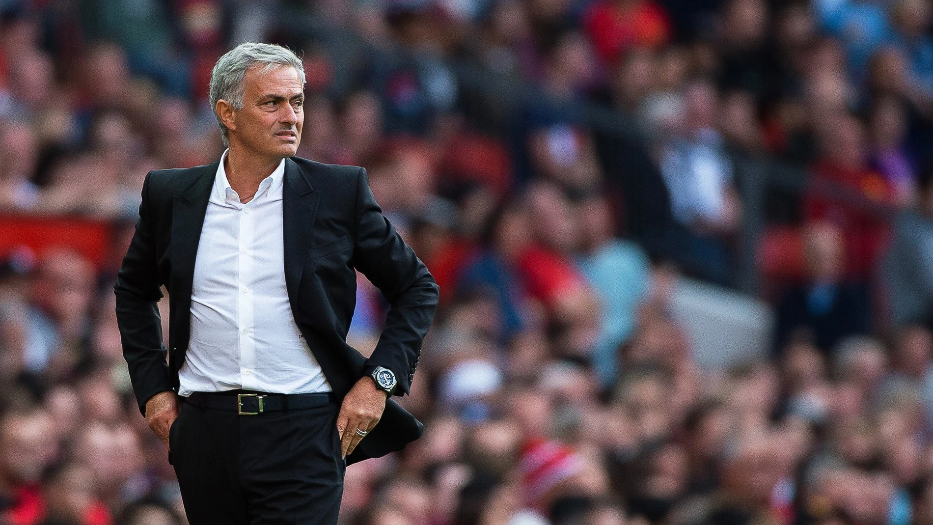 Mourinho durante un partido Mourinho durante un partido