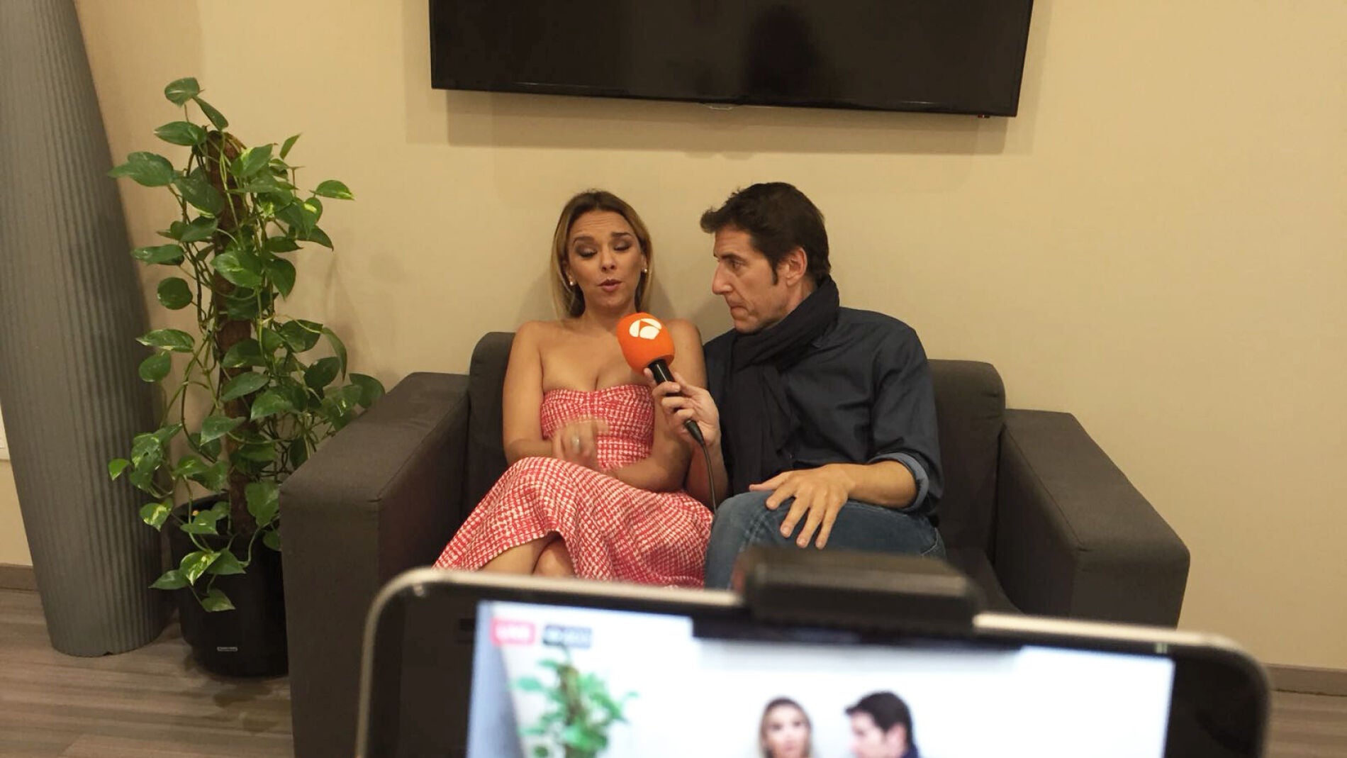 Chenoa y Manel Fuentes en un Facebook Live