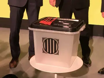 Una de las urnas que se utilizarán en el referéndum del 1-O Una de las urnas que se utilizarán en el referéndum del 1-O