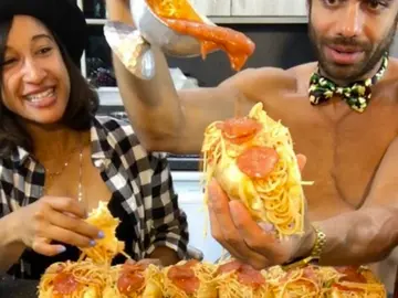 Una dieta loquísima la de este instagramer. Una dieta loquísima la de este instagramer.