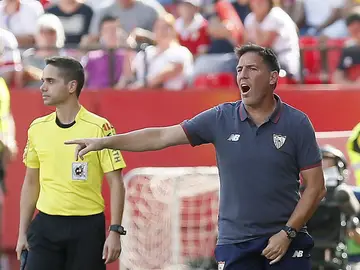 Berizzo da indicaciones en banda Berizzo da indicaciones en banda